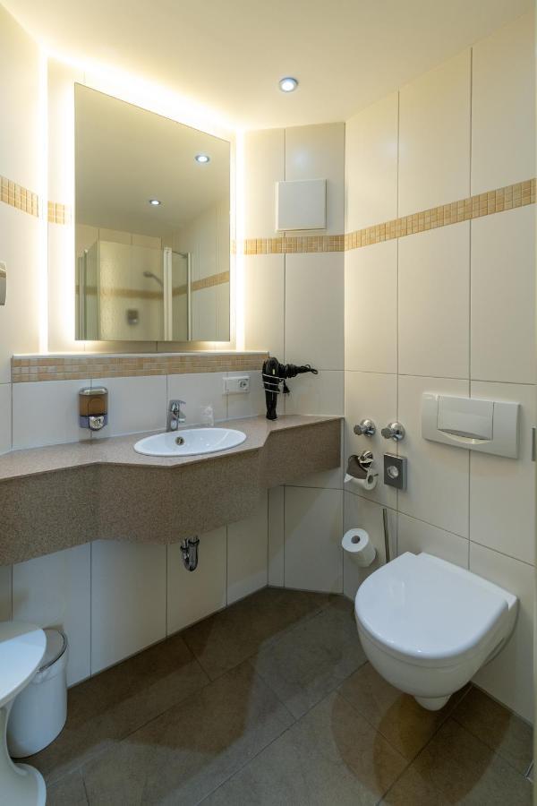 Hotel Am Stern บรืล ภายนอก รูปภาพ